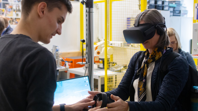 Demonstracija uporabe VR pri pouku robotike na ŠC Celje
